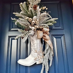 Cowboy County Christmas Boot Wreath - Western Christmas Decorations - Country Living Decorations