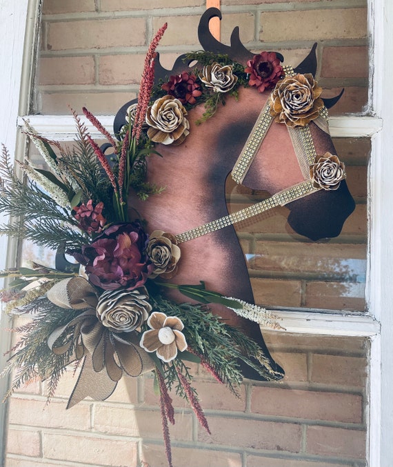 L,1pc Debouor Christmas Dressage Wood Horse Head Door Hanger Spring Horse Wreath Garland Wall Decor Equestrian Wooden Flower Wreath Welcome Sign for Front Porch Xmas Tree Decorations