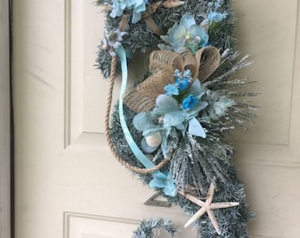 Seahorse Wreath - Beach Life Wreath - Beach Horse Wreath - Shell and Starfish Door Hanger - Ocean Dwellers Decor