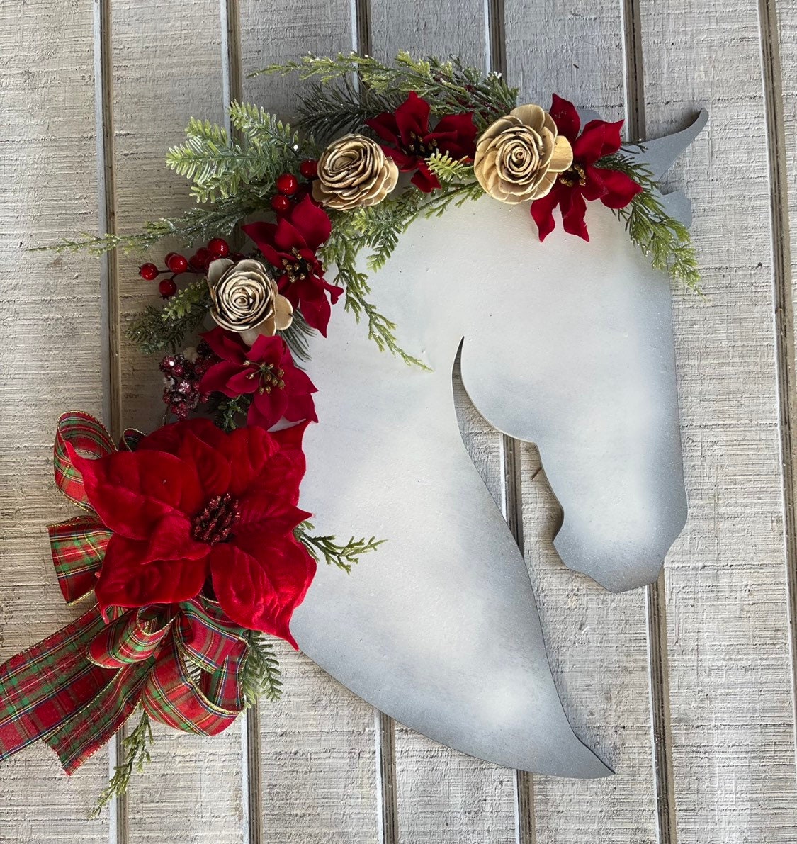 Horse Shoe Holiday 'Wreaths': A DIY Guide