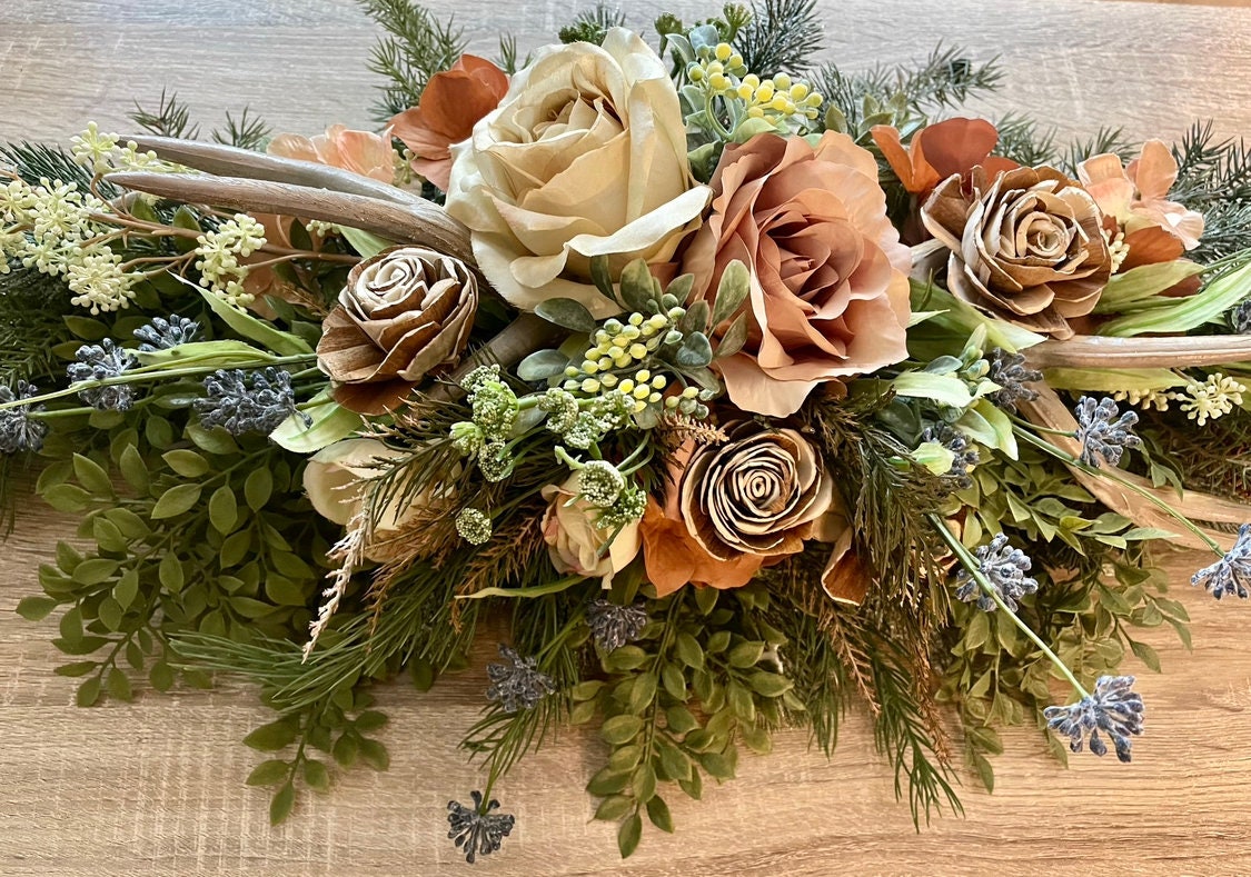 Custom Wedding Head Table Centerpiece - Antler Bridal Floral Arrangement -  Wedding Party Table Accessories - Rustic Farmhouse Wedding Decor, image size:1125x789