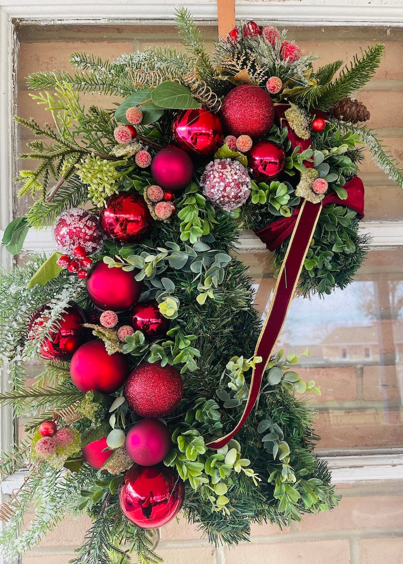 Super Deluxe Christmas Horse Head Wreath Red Berry Christmas - Etsy