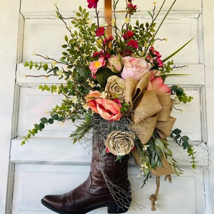 Cowboy Boot Spring Wreath with Chicken Wire Bow - Cowgirl Summer Wreath - Rustic Southern Charm Farmhouse Wreath - Horse Lovers Gift