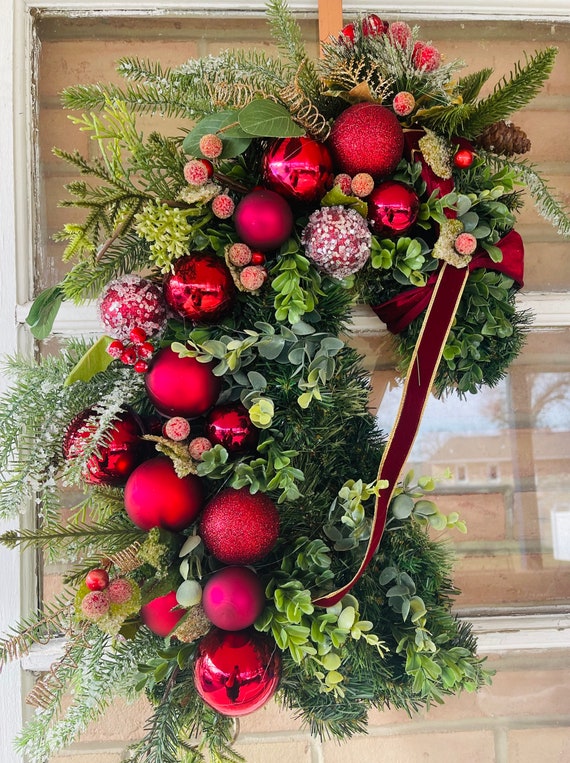 HORSE in HORSESHOE WREATH - Ornament