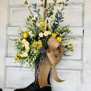 Cowboy Boot Spring Wreath with Chicken Wire Bow - Cowgirl Summer Wreath - Rustic Southern Charm Farmhouse Wreath - Horse  Gift Cottagecore