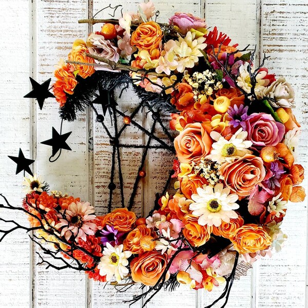 Cresent moon wreath. Botanical Cresent moon. Beautiful and creepy floral moon with metal stars.