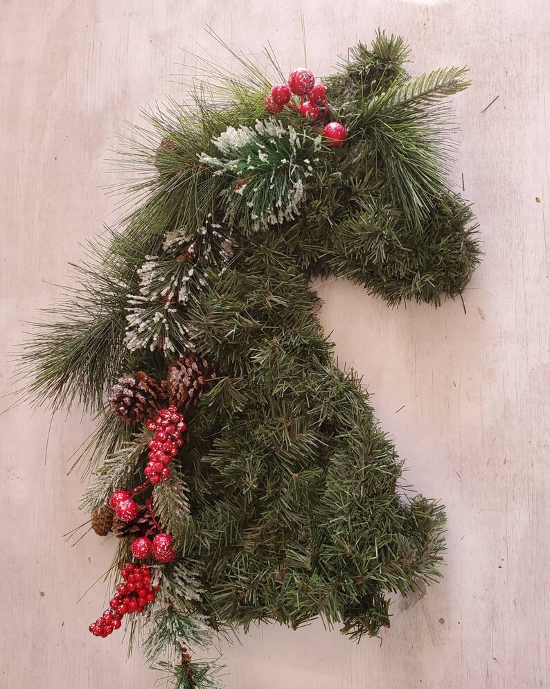 DIY horse Head wreath. Pine horse head shaped wreath. Etsy