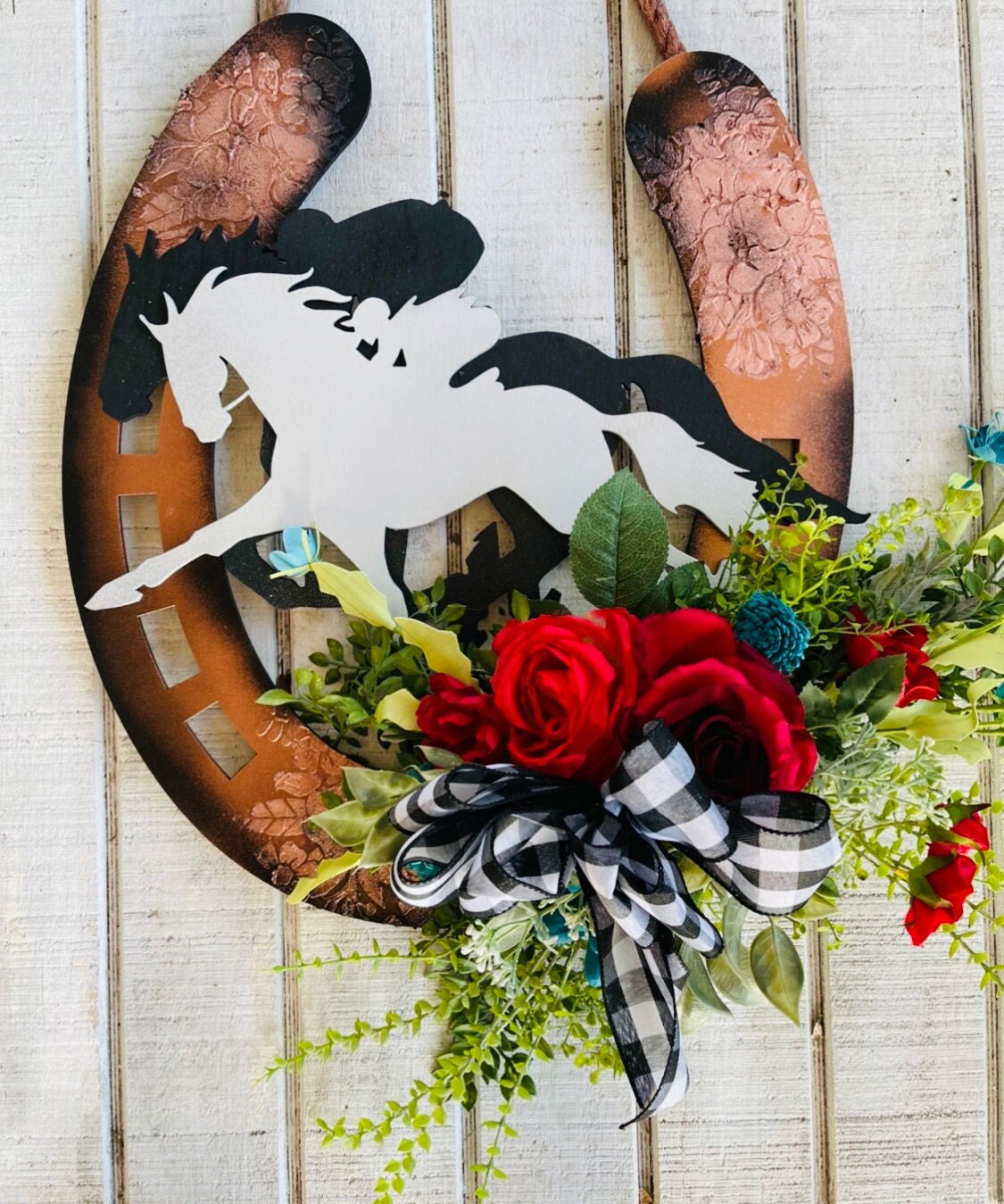 Run for the Rose's Kentucky Derby Racing Horses Wreath - Derby Party Barn Decor - Farmhouse Front Door Decor - Equestrian Horseshoe Wreath