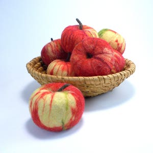 Real size Felted apple Home decor felt play food toy Kitchen decor felted fruit decor Waldorf toy  Life size Needle Felted Apple, size L