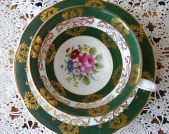 Royal Grafton Vintage Regal Green and Gold 22 kt teacup