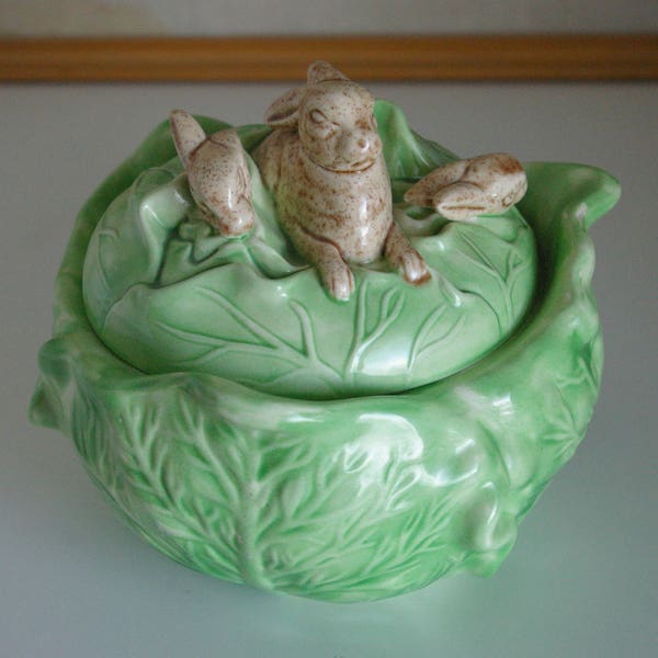 Vintage Holland Mold Cabbage serving Bowl with Brown Rabbit handle Lid