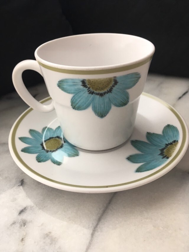 Noritake Progression Up-sa-Daisy Blue floral Teacup set Pattern and extra Saucers