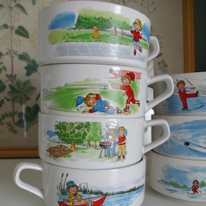 Vintage Campbell’s kids soup bowls with handle