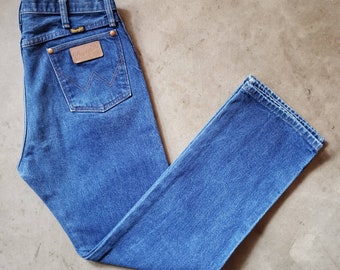 1980's Wrangler Cowboy Denim Jeans / Men's Unisex / High Rise / Slim Fit - Straight Leg / Med Blue / W34 L32 / Actual W32 - 33 x L31 / USA