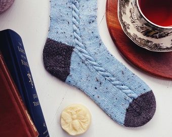 Patrón de tejido de calcetín Go Wandering, trenzas, calcetines cableados, puños, talones y dedos en contraste, textura, calcetines de invierno