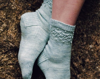 Lissuin Socks Knitting Pattern, Sock Knitting, Lace, Bobbles, Textured