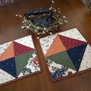 Quilted Potholders, Country Hot Pads, Scrappy Trivets, Handmade Farmhouse Everyday Potholders,  Set of 2, Primitive Table Protectors