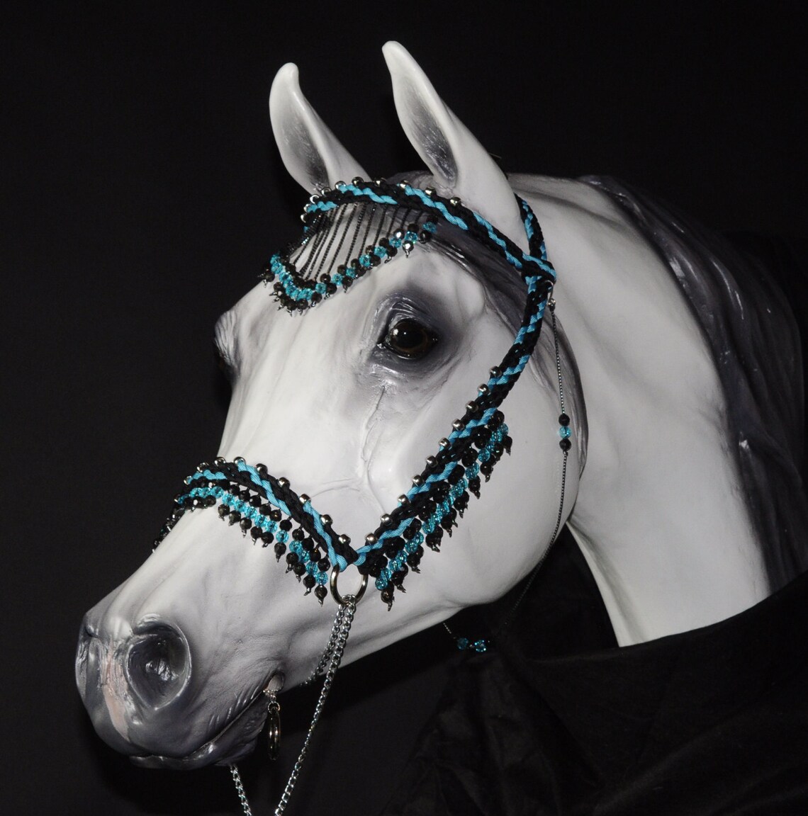 Licol De Présentation Tressé Main Pour Mini Cheval – Noir Et Rose