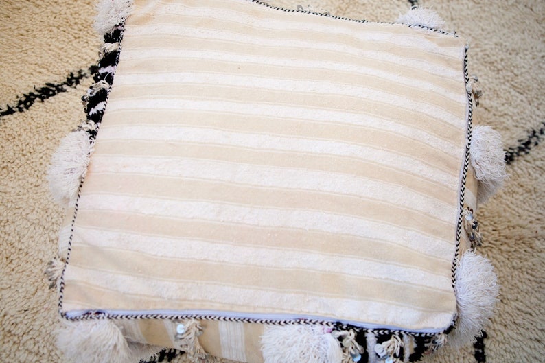 Berber Pouf Wedding Blanket Pouf Moroccan Rug Pouf #251 Bohemian Pouf Tribal Pouf Handira Pouf MOROCCAN POUF
