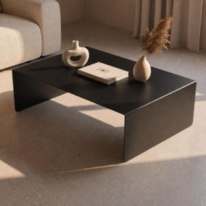 Industrieller Metall Couchtisch – Modernes Minimal Design
