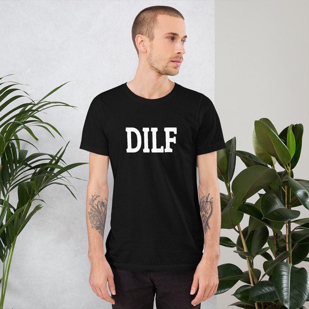 DILF T-shirt for Dad. Funny Dad I'd Like to F Adult Sexual Humor Tee Shirt  for Husband New Father. -  Denmark