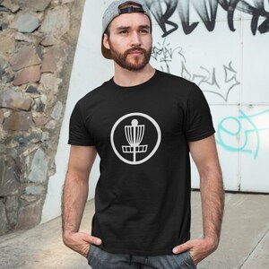 Disc golf basket T-shirt. Unisex frisbee golf short sleeve tee