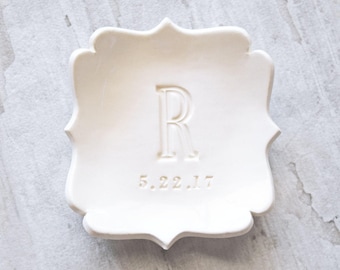 Ceramic Spoon Rest Monogram Tray Personalize Pottery Kitchen Utensil Holder Wedding Gift for Couple Engrave Letter Plate Anniversary Gift