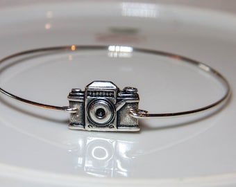 Shutterbug Bracelet/Camera Bangle/Camera Bracelet/Silver Steampunk Jewelry/Photographer Jewelry/Camera Bangle Bracelet/Adventure Bracelet