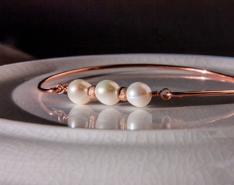 Genuine freshwater pearls with sparkly 14K rose gold fill beads/pearl bracelet/Bridesmaid gift/Minimalist/beach wedding/summer jewelry