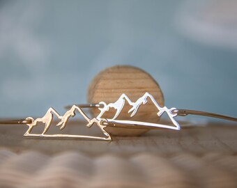 Snow Cap Mountains bangle bracelet/Rocky Mountains/Travel Jewelry/Yellow Gold & Silver/Adventure Fun/For the traveller with everything!