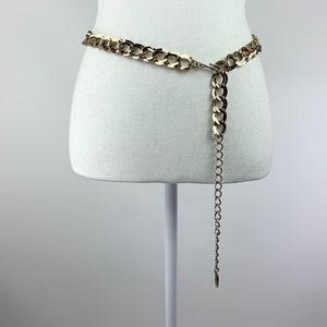 Vintage 80s Curb Chain Belt Fits 33 inch up to 39 inch waist, 1980s Women&#39;s Gold Chain Belt with Double Chain Links, 80s Chunky Gold Chain