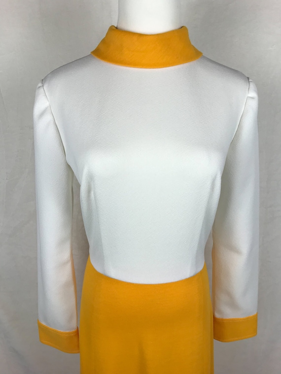 1960s Yellow and White Mod Dress, Vintage Home Se… - image 5