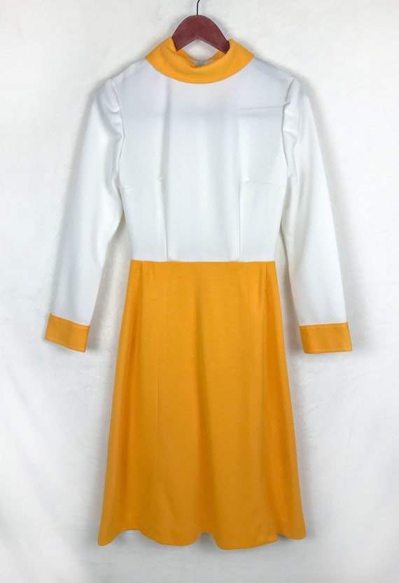 1960s Yellow and White Mod Dress, Vintage Home Se… - image 6