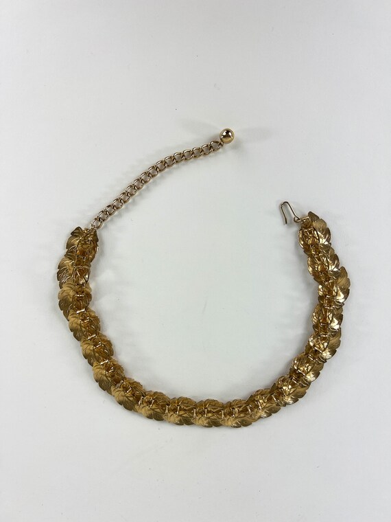 Vintage 1960s Gold Tone Leaf Choker Necklace, Vin… - image 7