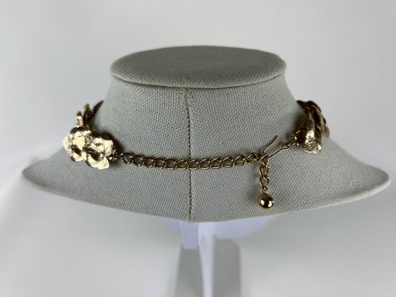 Vintage 1960s Gold Tone Leaf Choker Necklace, Vin… - image 3