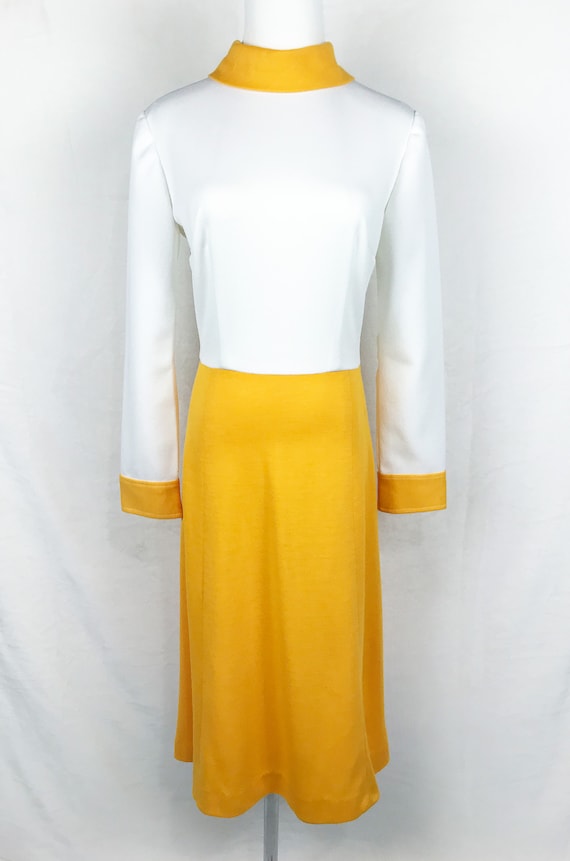 1960s Yellow and White Mod Dress, Vintage Home Se… - image 2