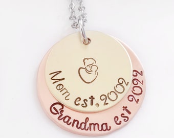 Cadeau personnalisé de fête des mères, porte-clés ou collier pendentif empilé maman grand-mère, estampillé à la main, bijoux gravés, personnalisé