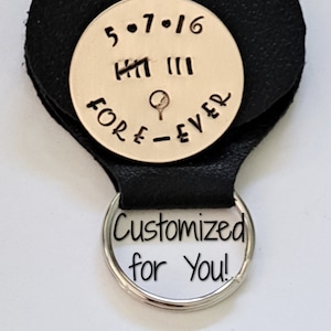 Tally Mark Golf Marker, 8 Year Anniversary Leather Keychain Case, Bronze 8th Anniversary 7th Copper 19th Gift, Hand Stamped Golf Accessories
