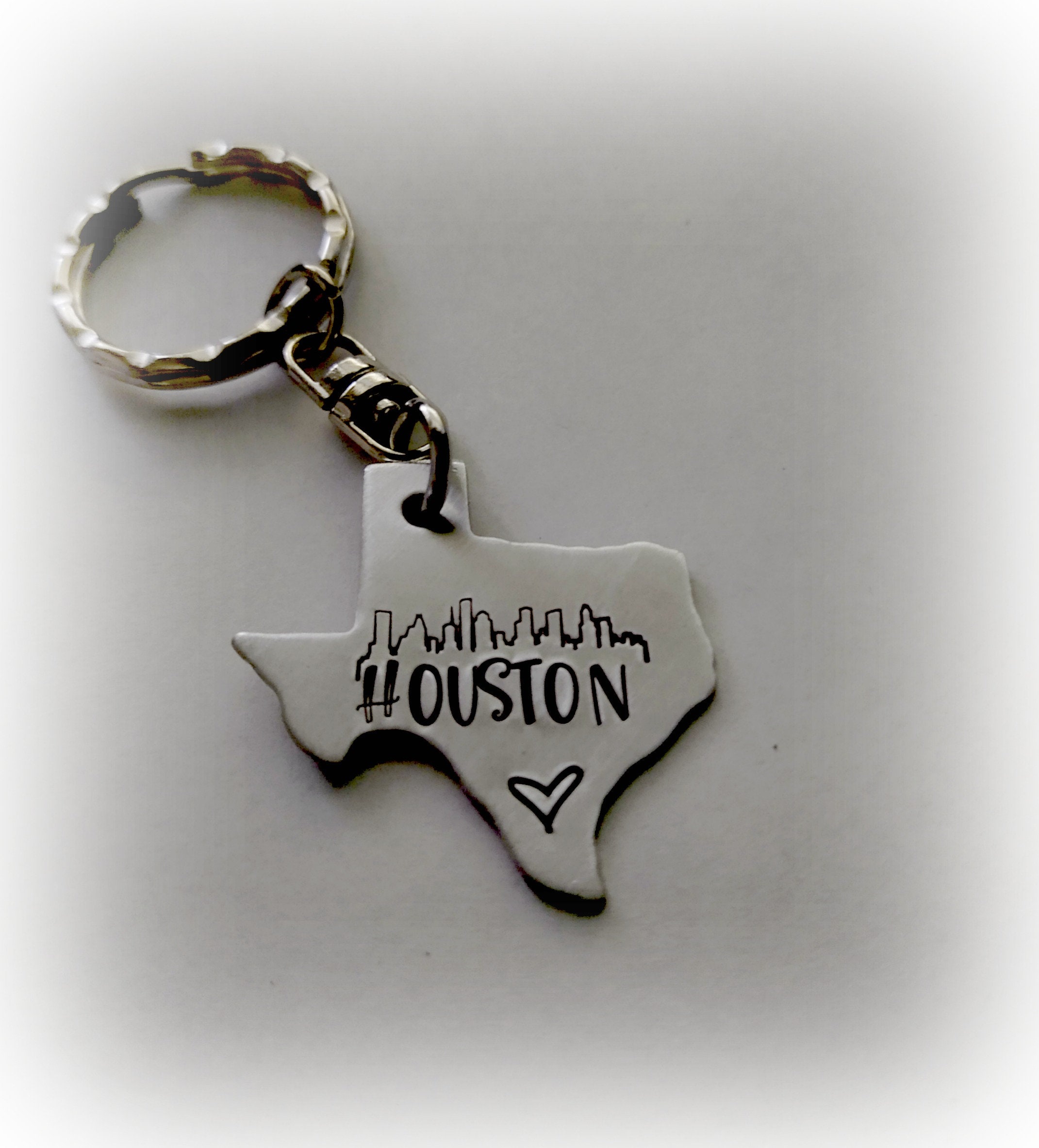 Details about   Dallas Texas Keychain Keyring Metal & Enamel Colorful Skyline Spinner 