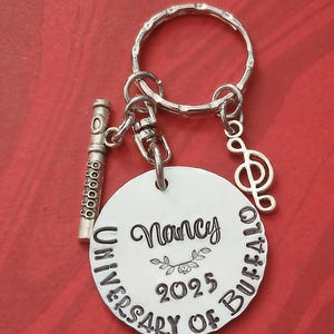 Llavero de músico personalizado, miembro de la banda, llavero musical personalizado con nombre estampado a mano, flauta, saxofón, piano, guitarra, clarinete, trompeta