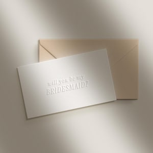 Carte de demoiselle d&#39;honneur Serez-vous ma demoiselle d&#39;honneur typographie en relief avec enveloppe