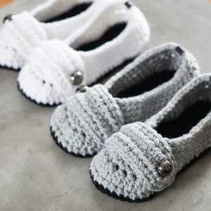 Crochet Slippers Pattern, Home Shoes Pattern, Women Slippers Pattern, Bridal Slippers, Wool Feet Warmer, Crochet Shoes, House Slippers Gift image 4