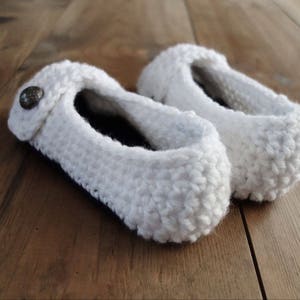 Crochet Slippers Pattern, Home Shoes Pattern, Women Slippers Pattern, Bridal Slippers, Wool Feet Warmer, Crochet Shoes, House Slippers Gift image 3
