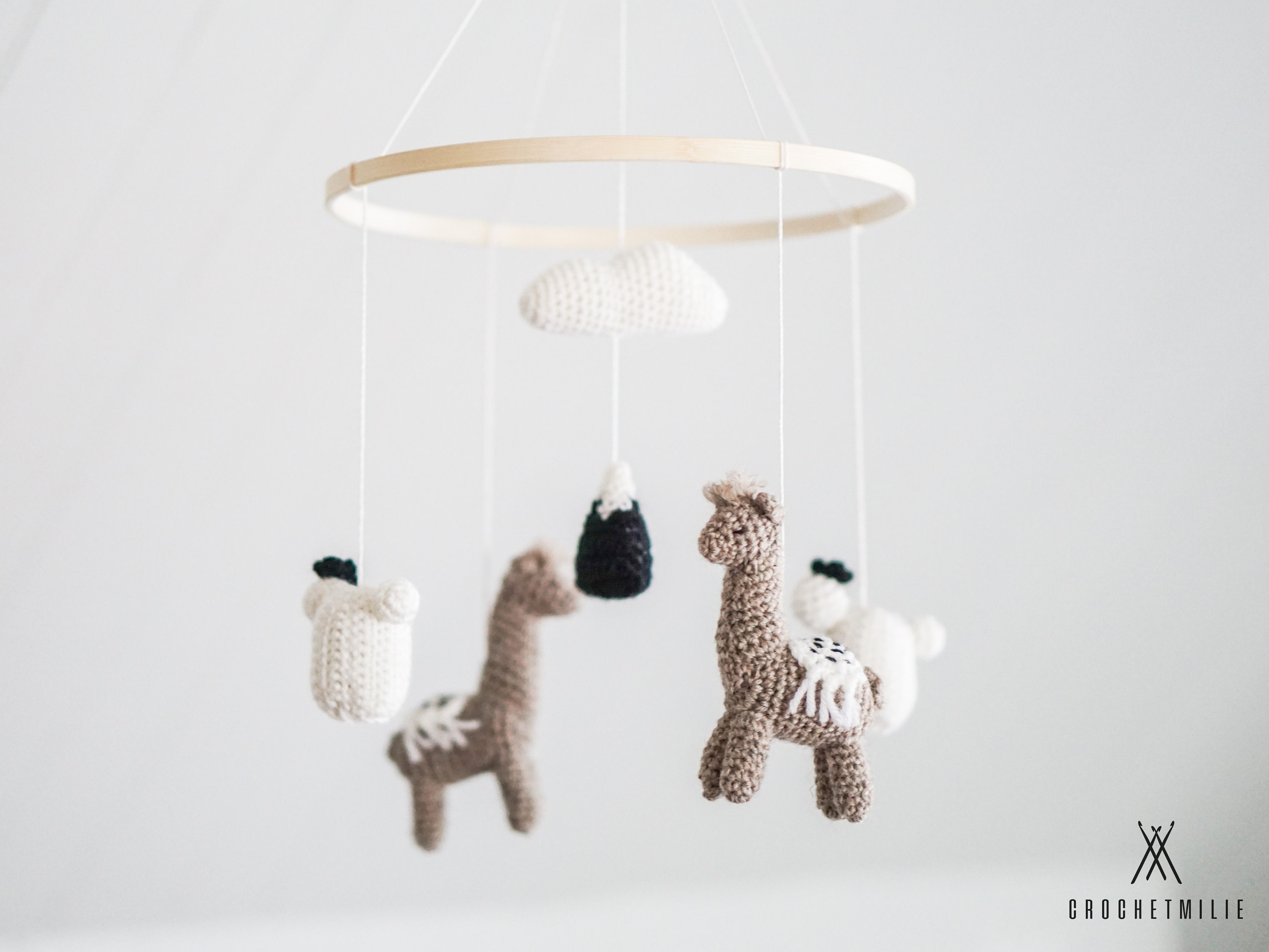 Mobile Pour Bebe Alpagas Dans Les Montagnes - Lamas et Cactus Neutre Laine Crochet Tricot Chambre Bl