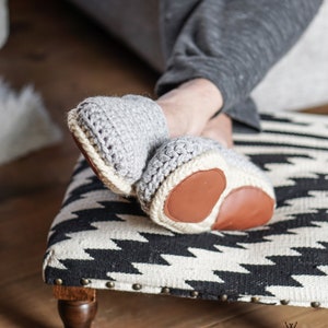 LES CONFOS Pantoufles pour hommes et femmes souliers de maison moderne en laine idée cadeau pour lui papa crochet tricot image 1