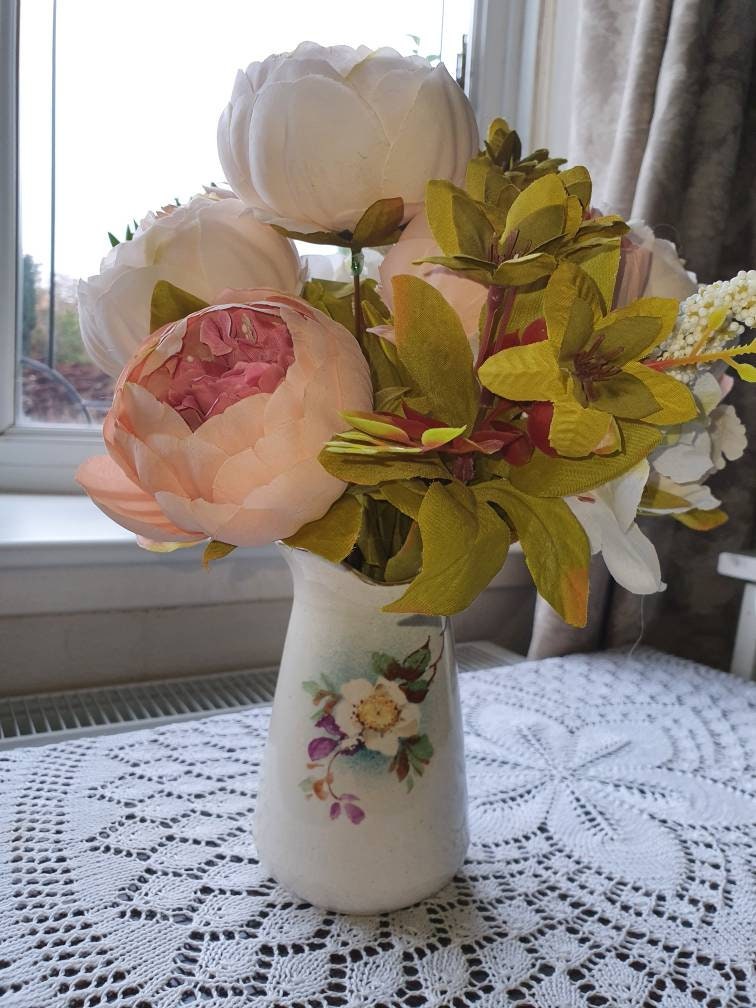 Lovely pretty little cream  antique vase, with pretty, hand painted motif.
