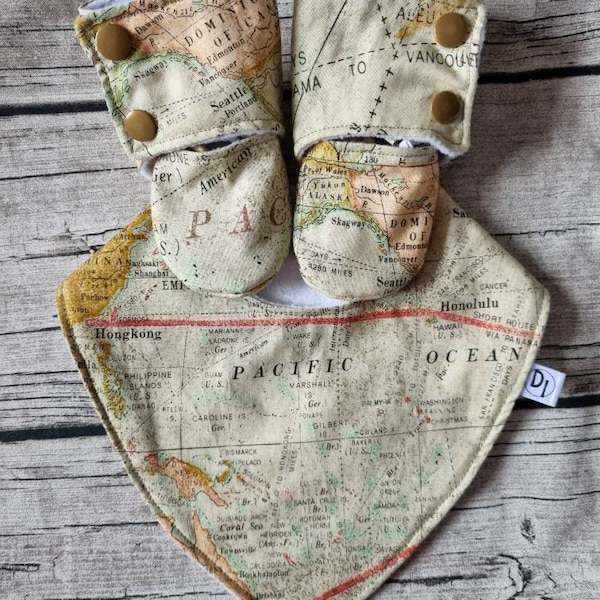 Hello world map themed bib and bootie set, spring baby shower travel set, gift for new born infant, vintage map print unique gift set