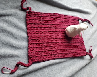 Crocheted hammock for rats or mice: &quot;Cherry&quot;