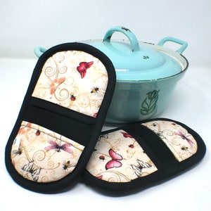 Clam Shell Potholder: Handmade Kitchen Mitts with Magnet