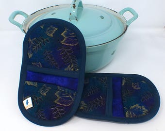 Clam Shell Shaped Potholder, microwave kitchen mitts for your handmade kitchen -hidden magnet - Jewel Leaves